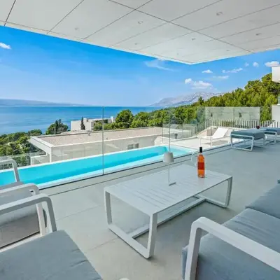 Seaview villa with Wellness
