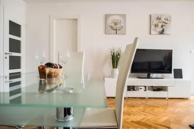 TV i/ili zabavni centar u objektu Apartment Jully