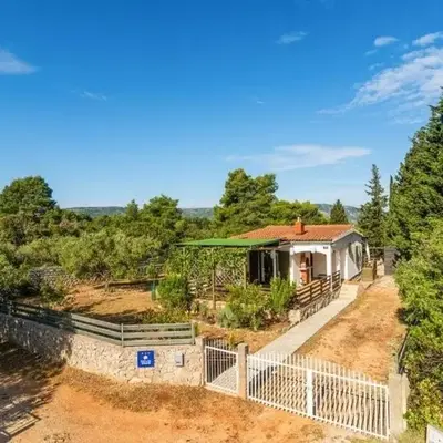 Holiday house with a parking space Rudina