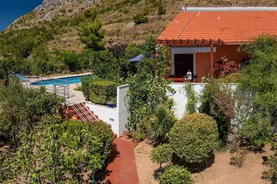 Bazen u objektu Villa Aquarius, Podstrana, Croatia ili u blizini