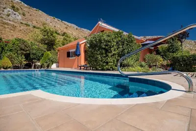 Bazen u objektu Villa Aquarius, Podstrana, Croatia ili u blizini
