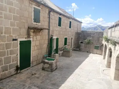 Pogled na planine ili pogled na planine iz apartmana