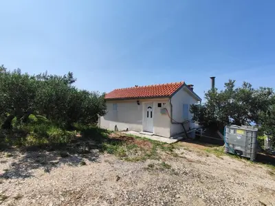 Zgrada u kojoj se nalazi vikendica