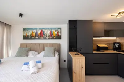 Krevet ili kreveti u jedinici u objektu A&D Deluxe apartments Dani with swimming pool
