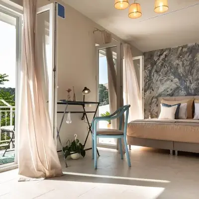Yukka ComFor city center Hvar apartment with parking