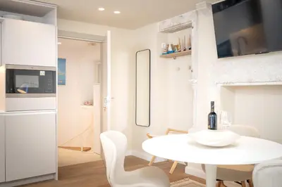 Kuhinja ili čajna kuhinja u objektu Riva Yacht Hvar Town Apartment