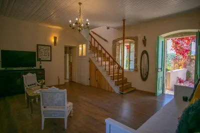 TV i/ili zabavni centar u objektu Terra Arhaica - Authentic house and traditional breakfast