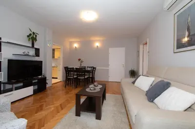 TV i/ili zabavni centar u objektu Apartman Mirjana