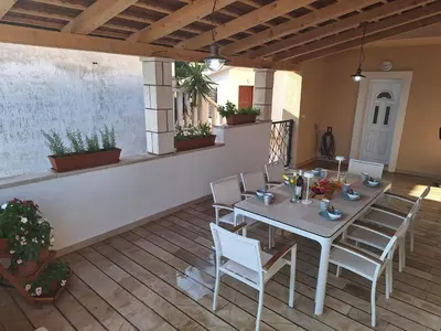 Popločani dio dvorišta ili vanjski dio objekta Apartman K. & M. KOLUMBIĆ