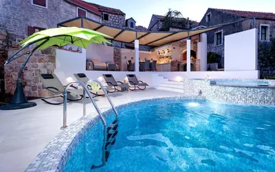 Bazen u objektu Holiday Home Pitve ili u blizini