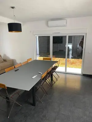 TV i/ili zabavni centar u objektu APARTMAN U PRIZEMLJU S 2 SOBE