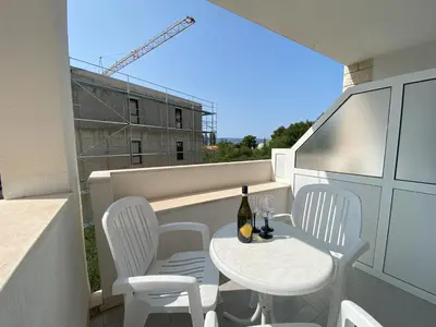 Balkon ili terasa u objektu Apartments Rubic Omis- 230m from sandy beach