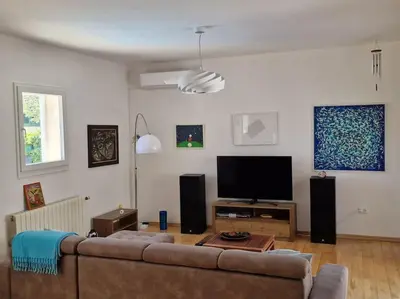 TV i/ili zabavni centar u objektu Stress Free Garden Holiday house