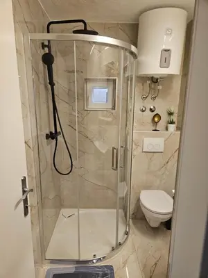 Kupaonica u objektu Charming 4* apartment in Supetar's old center