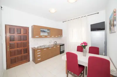 Kuhinja ili čajna kuhinja u objektu Apartments Pavla i Niko