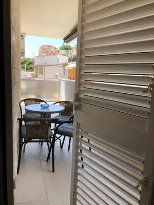 Balkon ili terasa u objektu Omis apartment with balcony - near beach and town center