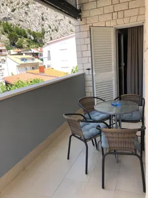 Balkon ili terasa u objektu Omis - private Ensuite room with balcony - hotel style