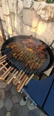 Oprema za roštilj dostupna gostima vila