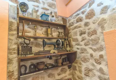 Kuhinja ili čajna kuhinja u objektu House Dinko