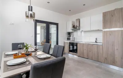 Kuhinja ili čajna kuhinja u objektu Pet Friendly Home In Stanici