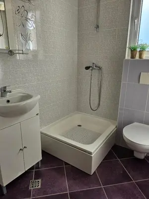 Kupaonica u objektu Apartments Andrijanić