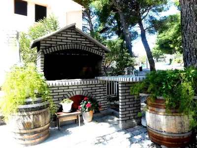 Vrt u objektu Apartments Andrijanić