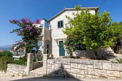 Zgrada u kojoj se nalazi apartman