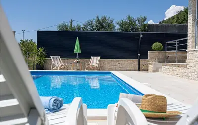 Bazen u objektu Lovely Home In Dubrava With Sauna ili u blizini