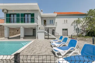 Bazen u objektu Holiday House Kostanje ili u blizini