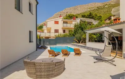 Tlocrt objekta 4 Bedroom Awesome Home In Podstrana