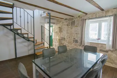 Tlocrt objekta Stone house with pool Ljubica