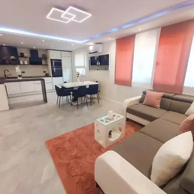 Luxury two-bedroom apartment by the sea U KaLu