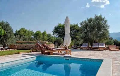 Bazen u objektu Villa Harpocrates ili u blizini