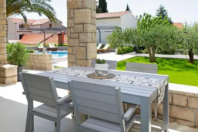 Bazen u objektu Apartments Diana - NEW heated pool ili u blizini