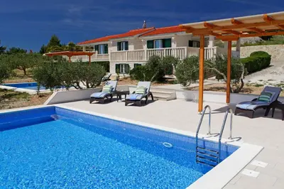 Bazen u objektu Holiday Homes Oliva ili u blizini