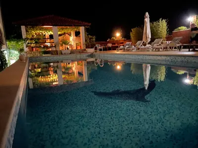 Bazen u objektu Studio apartment Gorana with swimming pool ili u blizini