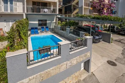Bazen u objektu Holiday Home Petra ili u blizini