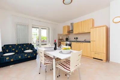 Kuhinja ili čajna kuhinja u objektu Apartment Jele
