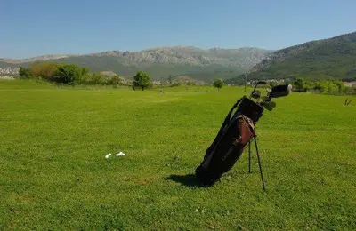 Golf pokraj apartmana ili u blizini
