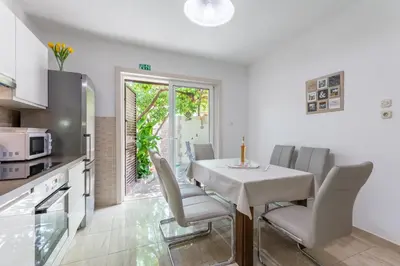 Kuhinja ili čajna kuhinja u objektu Holiday Home Tamjan