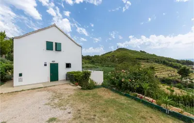 Pogled na planine ili pogled na planine iz vikendica