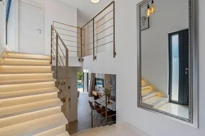Tlocrt objekta Stylish Villa Olea with heated pool and panoramic sea views