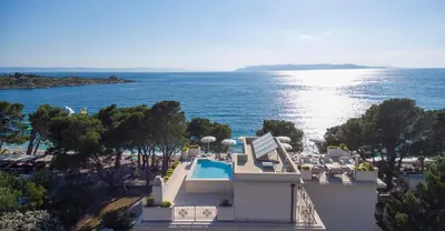 Bazen u objektu Luxury Rooms Villa Jadranka ili u blizini