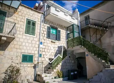 Zgrada u kojoj se nalazi apartman