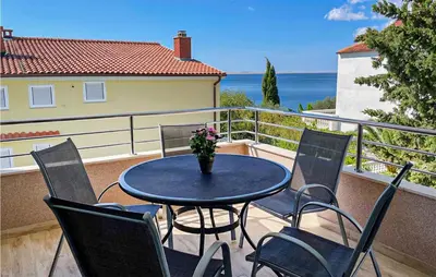 Tlocrt objekta 9 Bedroom Awesome Home In Starigrad