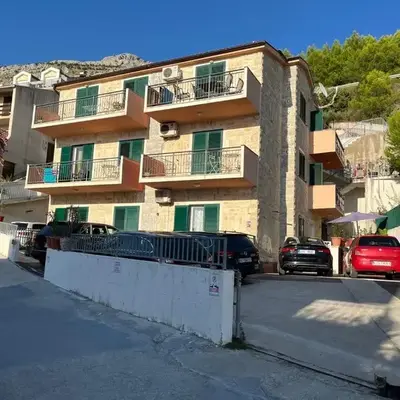 Apartments with parking space Nemira