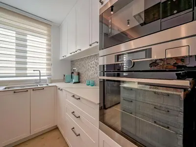 Kuhinja ili čajna kuhinja u objektu Villa Blu Brac A Beautiful 3 Bedroom Villa A Stones Throw To The Beach