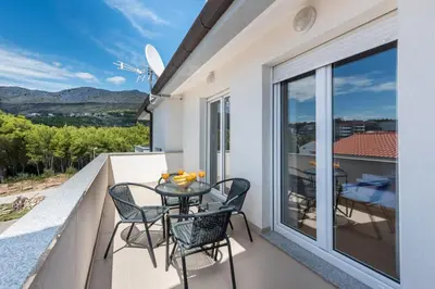 Pogled na planine ili pogled na planine iz apartmana