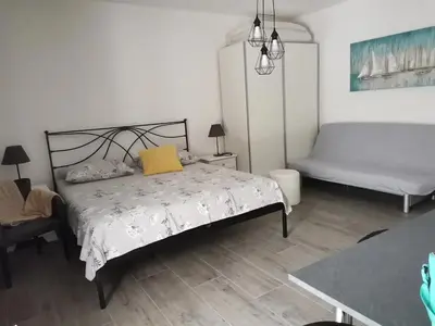 Krevet ili kreveti u jedinici u objektu Isolated apartments with a parking space Cove Medvidina, Hvar - 22019