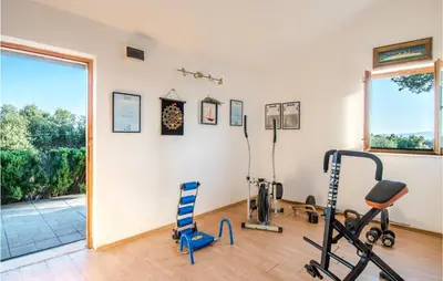 Fitness centar i/ili fitness sadržaji u objektu Lovely Home In Sutivan